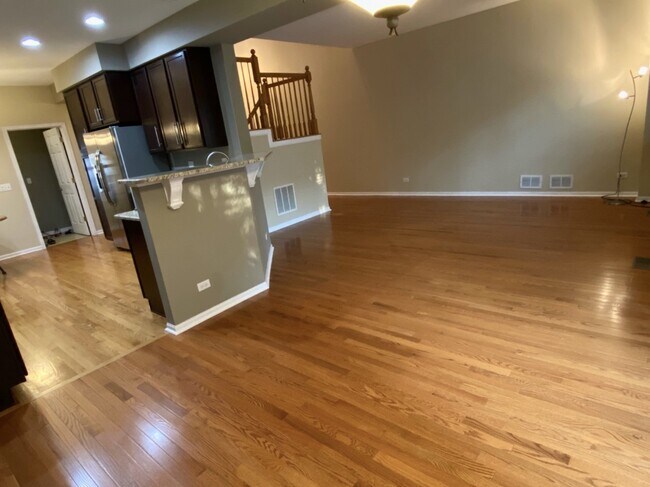 Photo - 504 Tamarack Dr