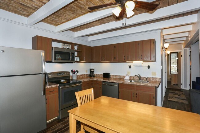 Photo - 2 bed, 1 bath available for 1-year in Silv...