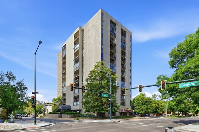 Building Photo - $2,345.95 - 2 Bed, 2 Bath Condo in Denver with Central AC! Unit Apt 904