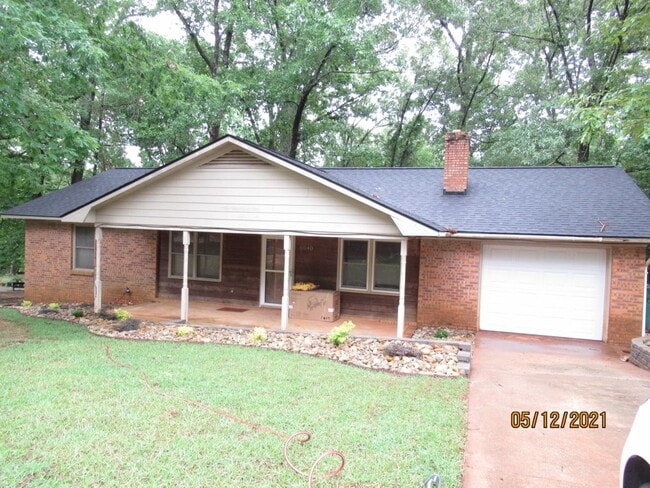 Building Photo - Brick Ranch Near Shaw AFB-3 Bedroom, 2 Bath