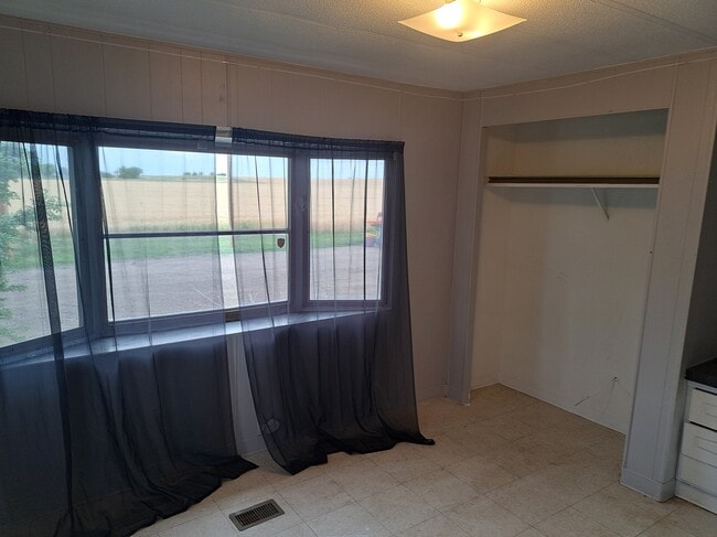 Photo - 64 Dakota St