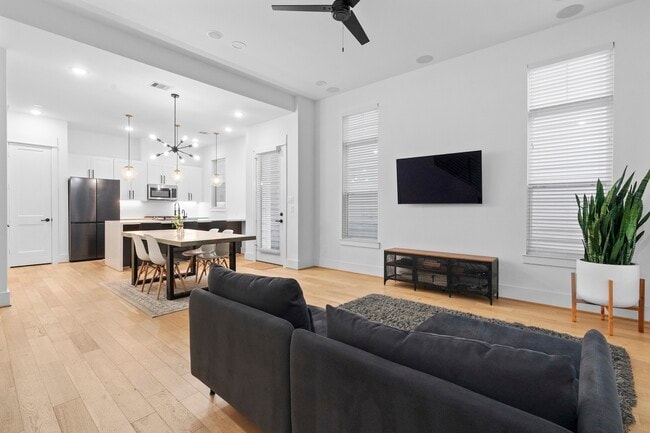Photo - 9019 Wellspring Dr