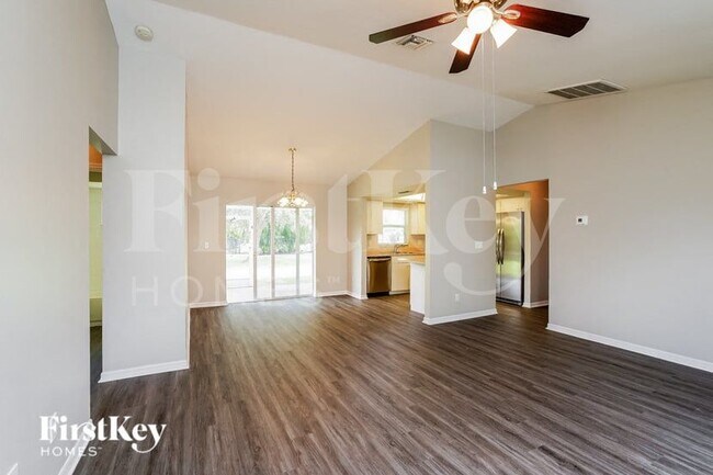 Photo - 149 SE 18th St