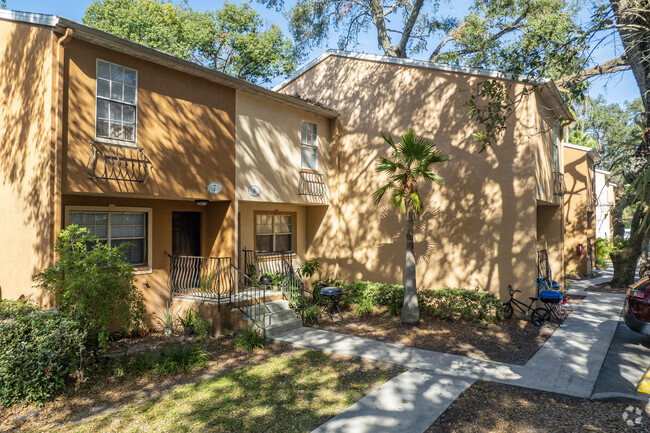 Building Photo - Uptown Townhomes