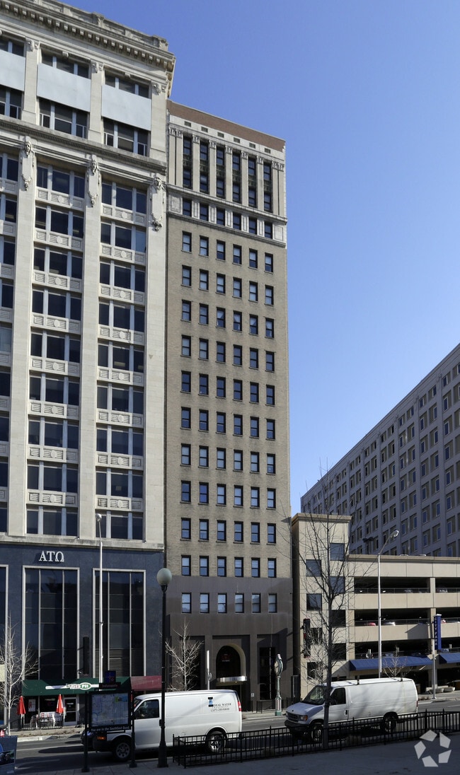 Foto principal - 110 Condos