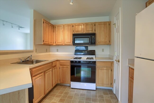 Photo - 136 Cardinal Ln