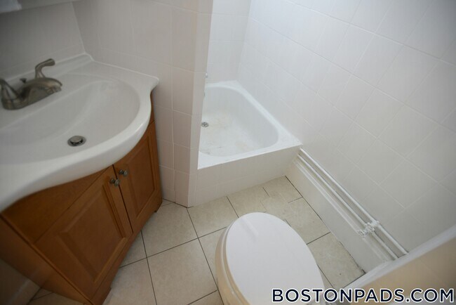 Photo - 179 Harvard St Unit 2