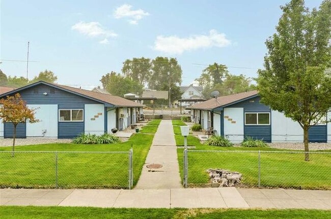 Main entryway - 1712 E Cataldo Ave