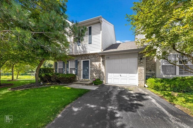 Building Photo - 2 Bedroom 2.5 Bath 1 Car Garage located in... Rental