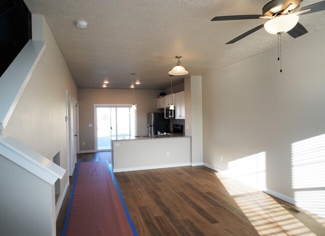 Photo - 5928 S Jessenia Ln