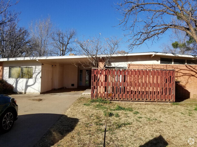 Building Photo - 2512 47th St Rental