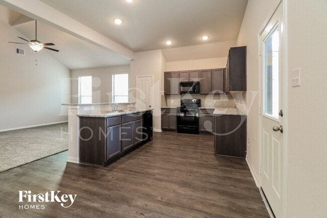 Photo - 14745 Country Club Dr