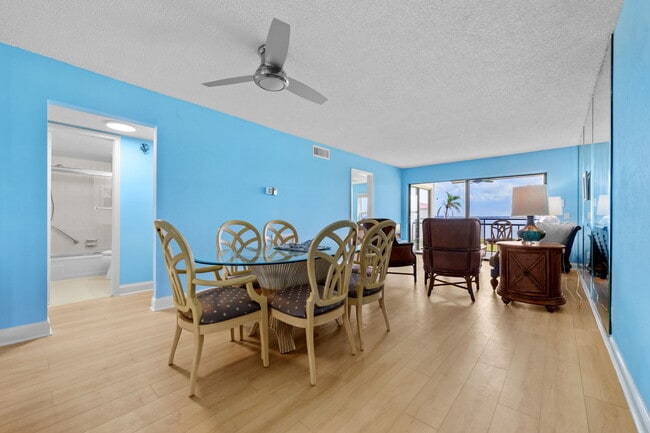 Building Photo - 6177 Sun Blvd Unit 215 Rental
