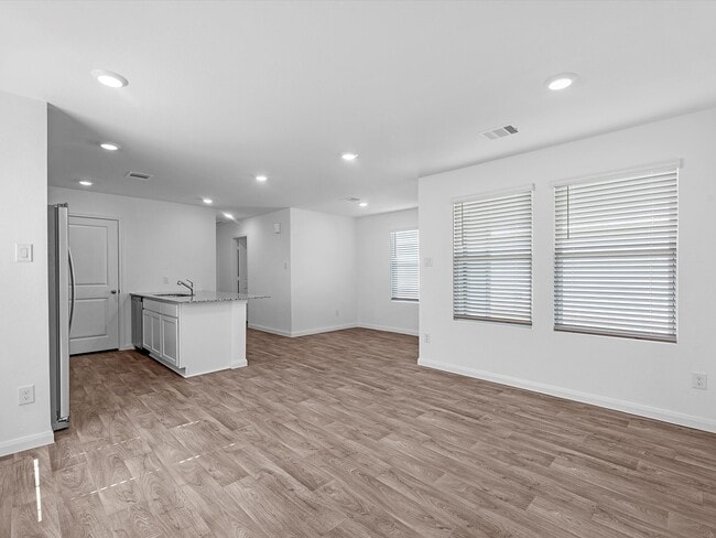 Photo - 14659 New Vlg Dr