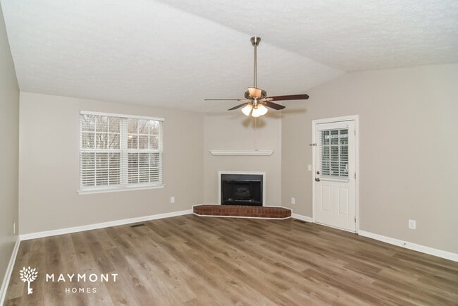 Photo - 105 Bradford Cir