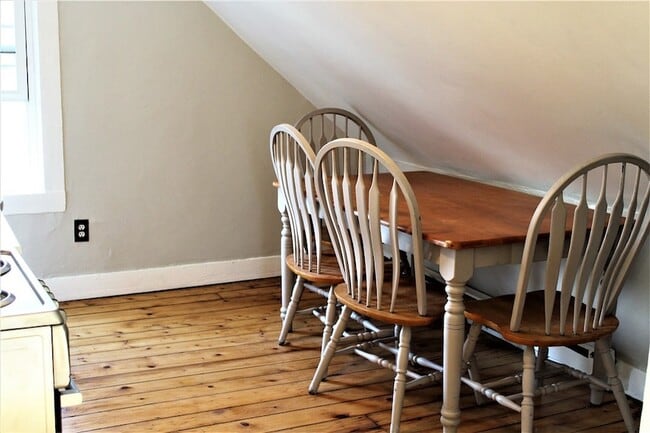 Photo - 283 Spring St