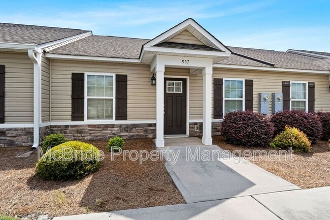 Photo - 957 Madrid Ct