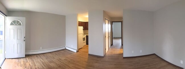 Building Photo - Conveniently located Riverbend Apartments ... Unit 233