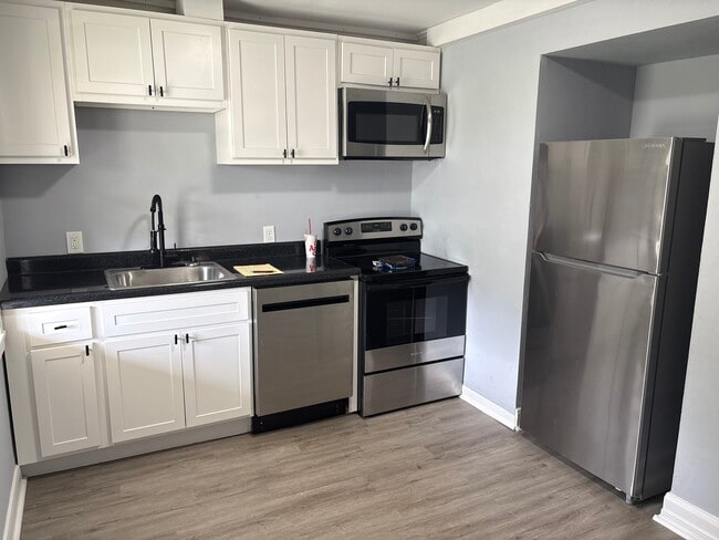 Cocina - 812 Nathan St