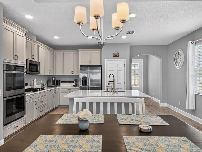 Photo - 1673 Suttonset Trl