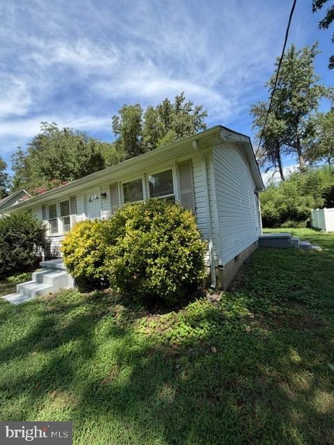 Building Photo - 1562 Lakeview Dr