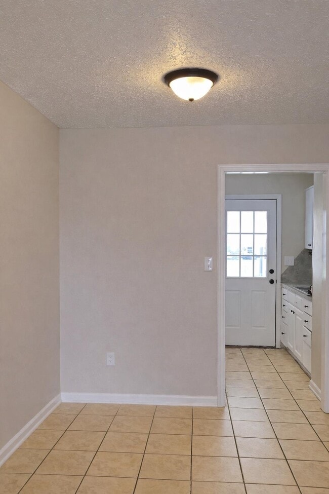 Photo - 811 17th Ave