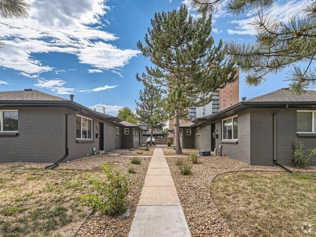 Building Photo - Hale neighborhood duplex w/large patio for... Rental