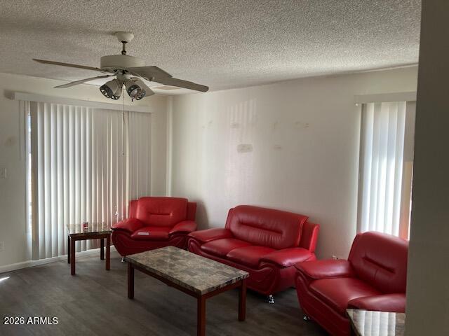 Photo - 2512 E Larkspur Dr