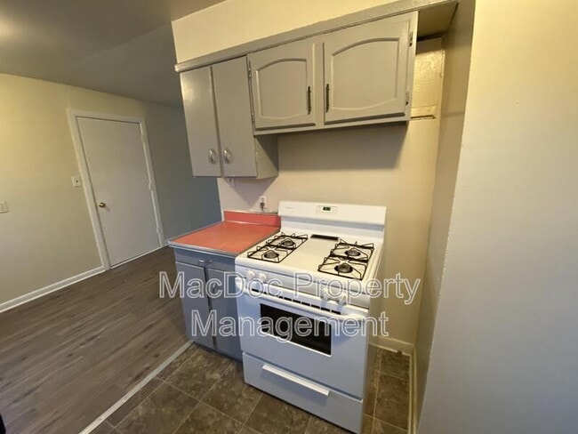 Photo - 1804 Airport Ave