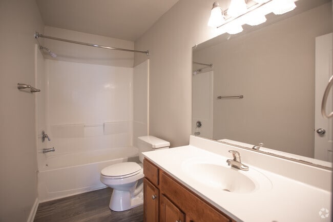 2BR,1.5BA,-1200SF