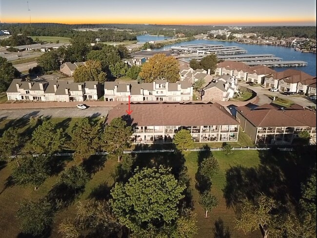Photo - 17570 Hwy 105 W