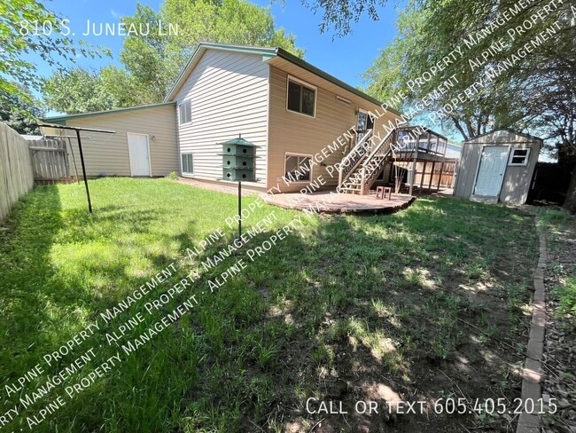 810 S Juneau Ln