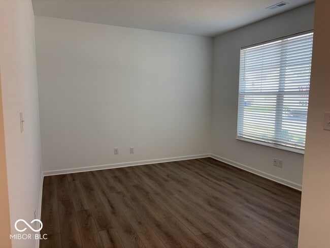 Photo - 817 Oyster Bay Dr