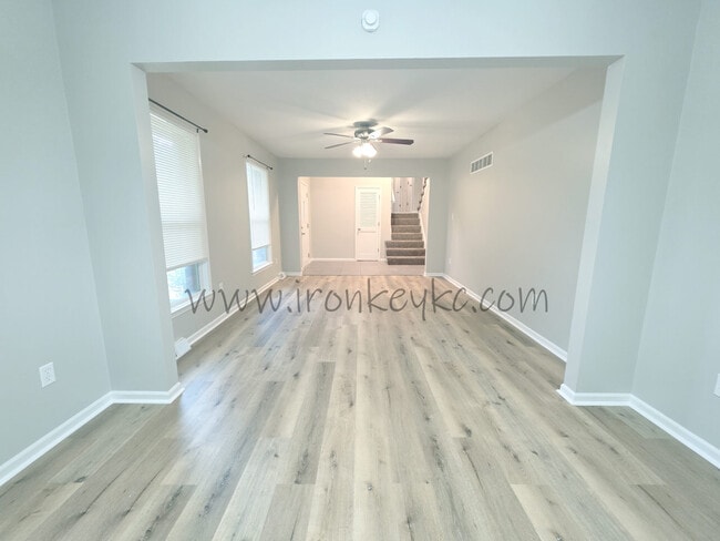 Photo - 7007 E 132 St