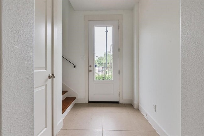 Photo - 2002 Blodgett St