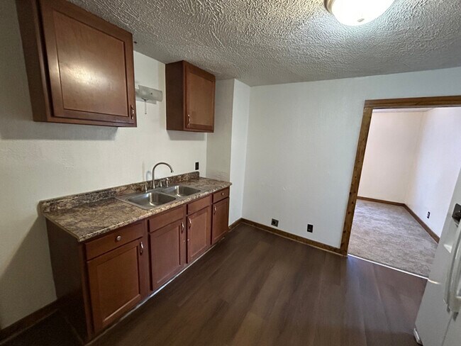 Photo - 154 Robley St