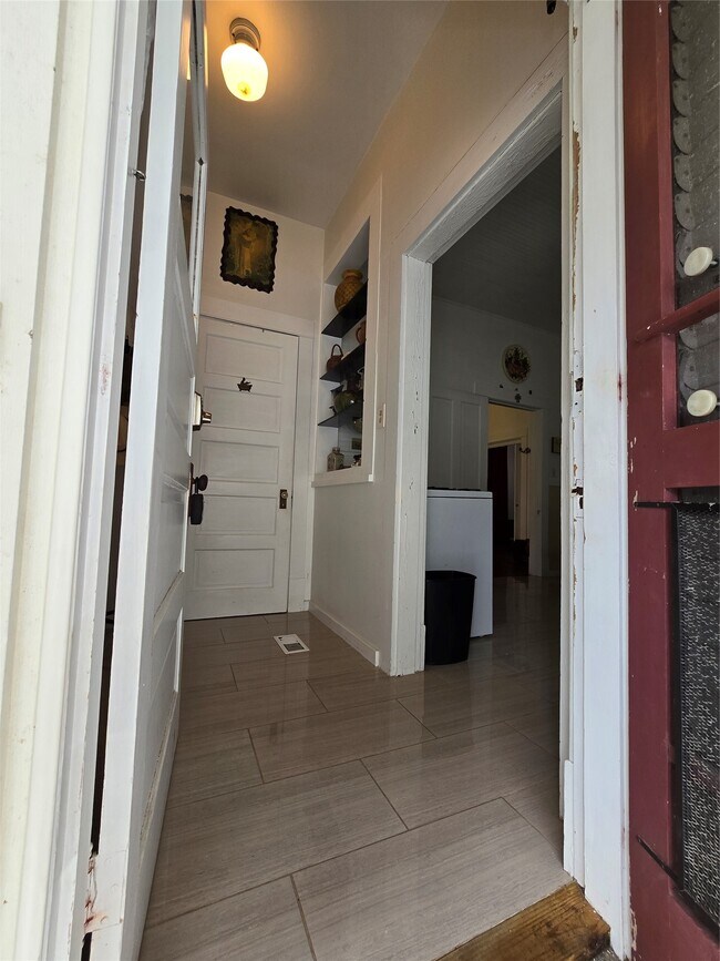 Photo - 916 Avenue H