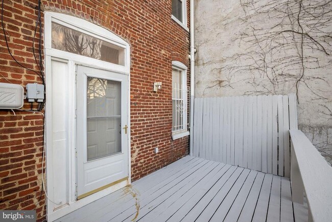 Photo - 616 11th St NE