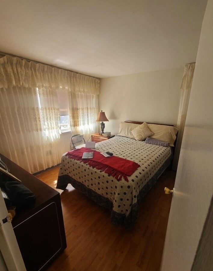 Photo - 120 Wyona St