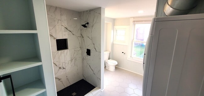 Building Photo - 1114 Columbia St Unit #2