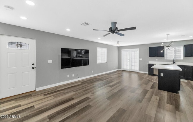 Photo - 2509 E Broadway Rd