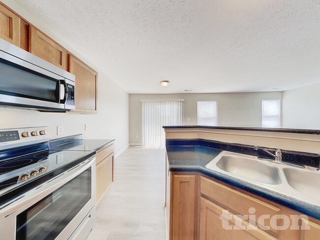 Photo - 943 Farmington Trail