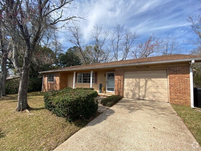 Building Photo - 2408 Dundee Dr Rental