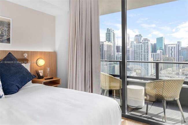 Photo - 159 NE 6th St Unidad 3012