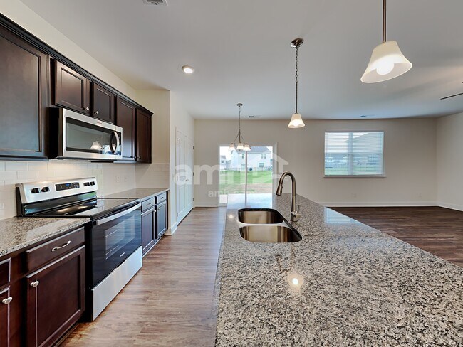 Photo - 3002 Lucky Ln