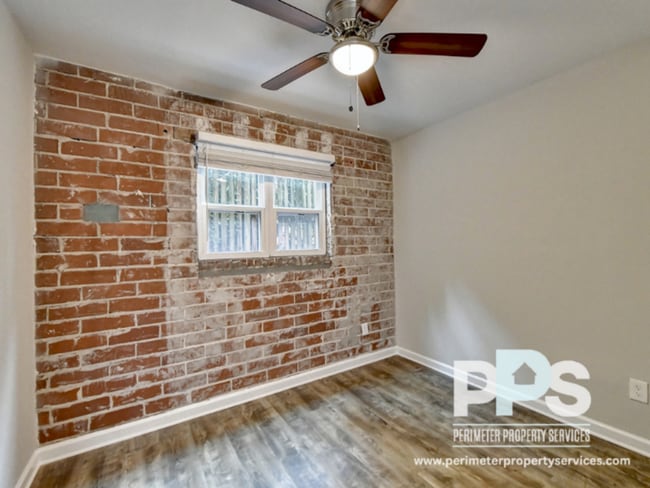 Photo - 221 Lampkin St