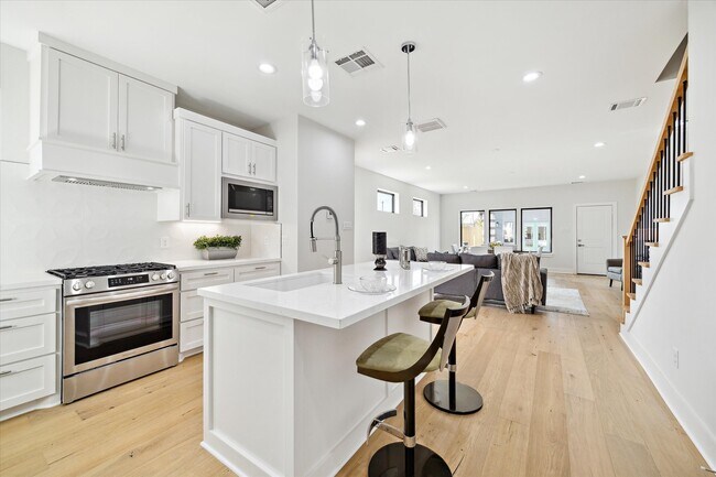 Photo - 2209 Stevens St