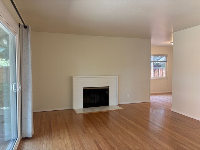 Photo - Prime Santa Clara Living Minutes from SCU, Valley Fair & Santana Row, Must See!!