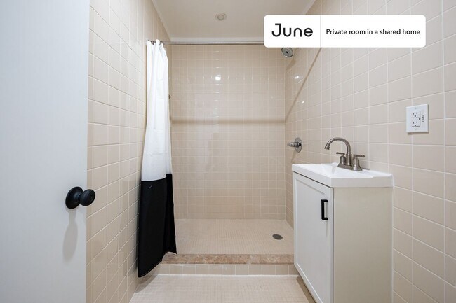 Room in Shared 4 bed/2 bath home in Ditmas Park