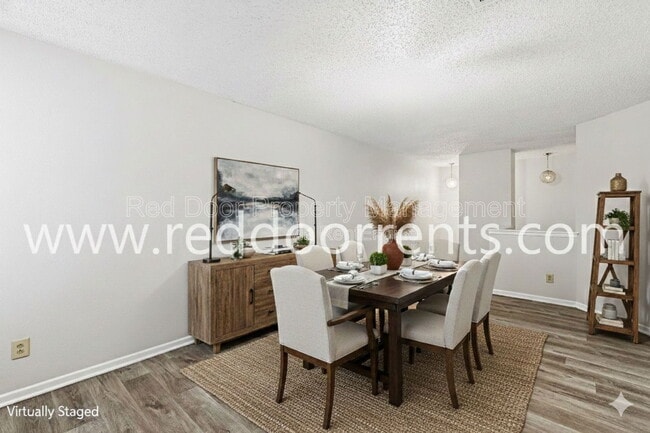 Photo - 2249 Collins Way